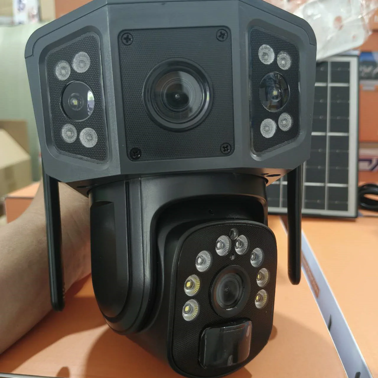 V41 4G 8MP Outdoor Solar Security Camera - Image 12