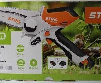 STIHL GTA 26 PRUNER CHAINSAW W/CARRYING CASE, BATTERY AND CHARGER.