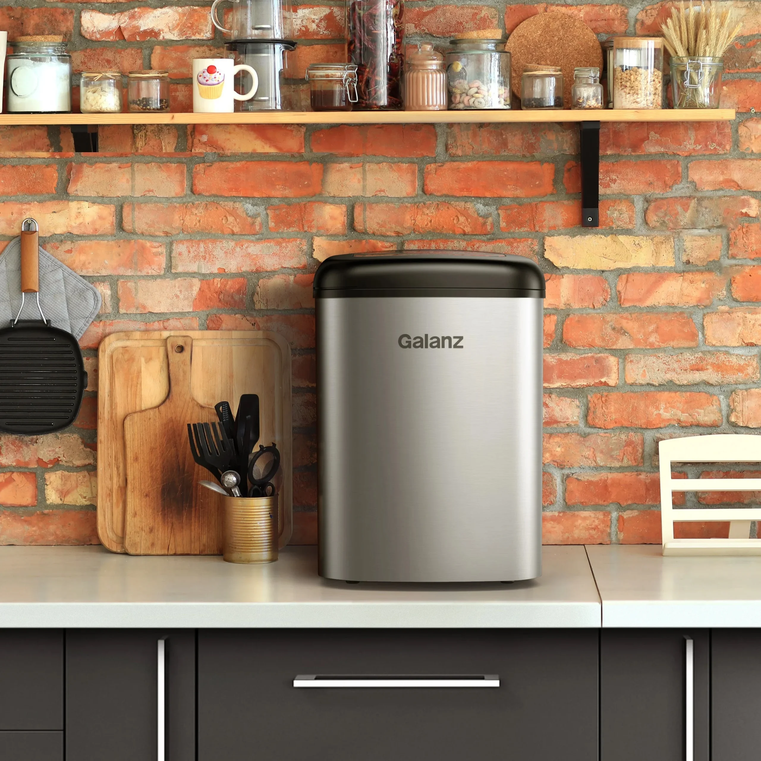 Galanz Portable Countertop Ice Maker, 26 lbs in 24 Hours, 9 Bullet Cubes in 9 Minutes, 2 Ice Sizes, 2.1 L, Retro Red - Image 11