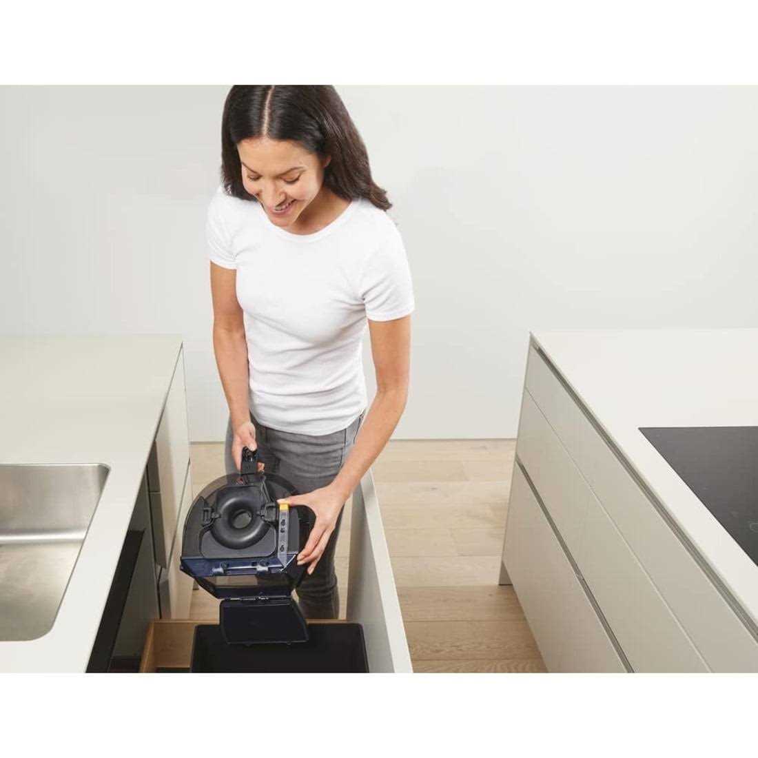 Shark Pet Bagless Corded Canister Vacuum - CZ351 - Image 4
