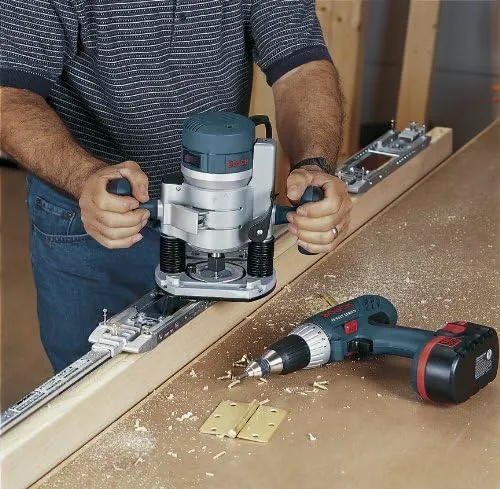 BOSCH 1617EVSPK Wood 12 Amp Router Tool Combo Kit - 2.25 Horsepower Plunge Router & Fixed Base with a Variable Speed - Image 8
