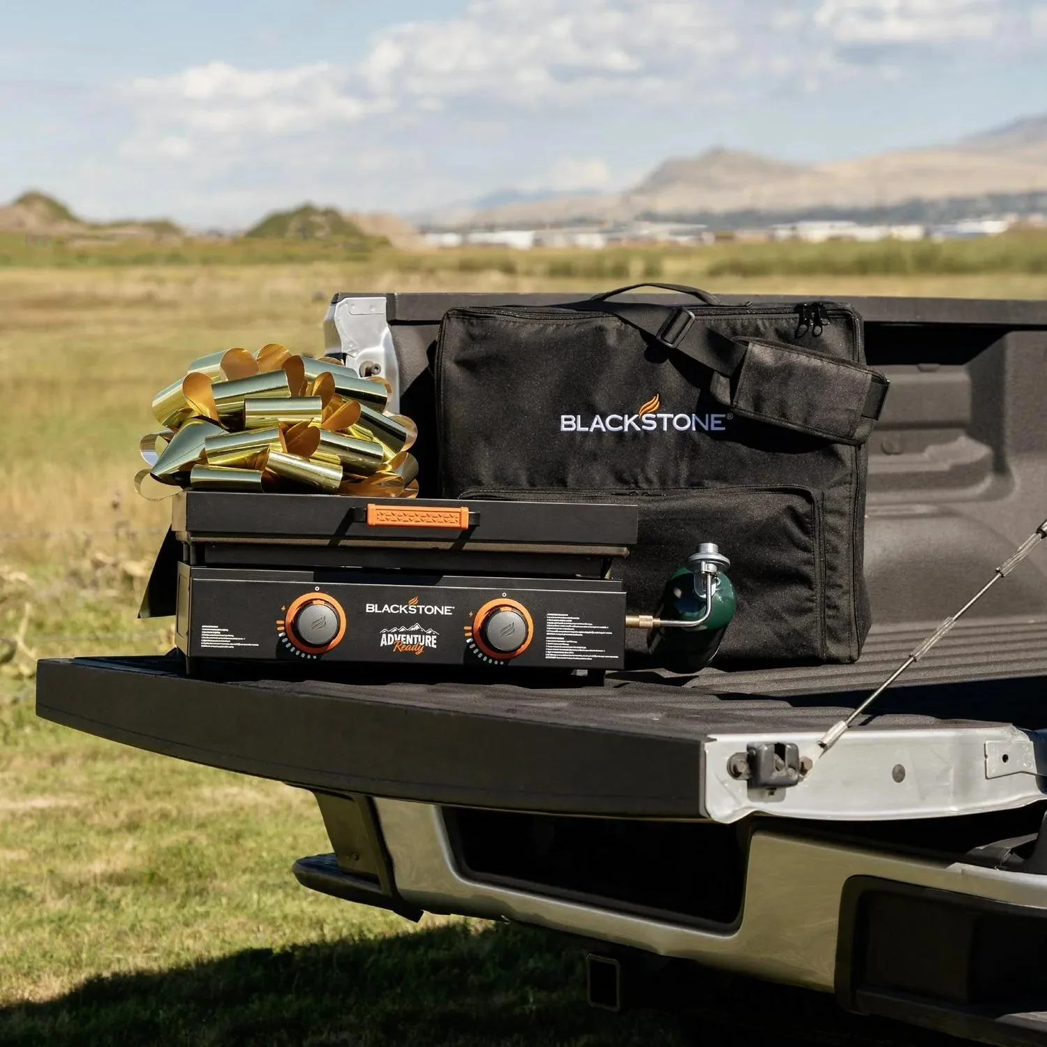 Blackstone Adventure Ready 22′′ Propane Griddle Gift Bundle, Black – Includes Griddle, Hardcover, Carry Bag, 24,000 BTU Burners, Rear Grease System - Image 2