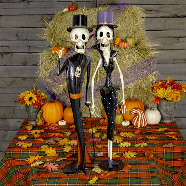 Vintage Horror Noir Metal Skeleton Figurines – Dr. & Mrs. Cadaver (Set of 2)